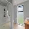 Lush Escape - Lake Taupo Holiday Home - 图朗伊