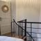 Duplex en rez-de-chaussée avec cour intérieure privée, proche de la mer, WIFI - 梅尔·莱斯·拜恩斯