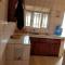 NileBnb-1 minute to The Hangout Furnished Kitchen, Parking and Private Patio - Джинджа