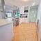 Tranquil Getaway With Pool, Outdoor Kitchen and Bar