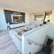 Modern Duplex Penthouse Panoramic Views & Parking - Bradford