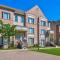 3 Bedrooms Townhouse Near Square One, Ridgeway Plaza & Toronto Airport with 2 Parkings