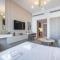 Beautiful Pool View JVC Cozy and Stylish Czechin - Dubaj