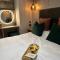 Charles Alexander Short Stay - The Little Lytham Lodge - Moss Side