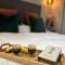 Charles Alexander Short Stay - The Little Lytham Lodge - Moss Side