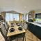 Charles Alexander Short Stay - The Little Lytham Lodge - Moss Side