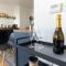 Flat in Canary Wharf with Amazing Views & Balcony - Londra