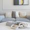 Beautiful Pool View JVC Cozy and Stylish Czechin - Dubaj