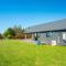 Lush Escape - Lake Taupo Holiday Home - 图朗伊