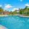 Spacious Vista Cay Townhome Newly Furnished