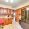 Spacious Pittsburgh Rental Walk to Frick Park!