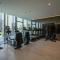 Modern Apt 100m fr Parkland w Pool, Gym and Wi-Fi