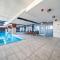 City Serenity 2BR Apt with Pool, Gym, Steam, Sauna - 阿德莱德