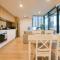 City Serenity 2BR Apt with Pool, Gym, Steam, Sauna - 阿德莱德