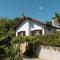 Charming Apartment with Sea Views and Shared Pool - 洛夫兰
