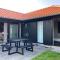 4 pers house with on a dutch chanel - 安于姆