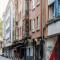 Moon Hostel Bio