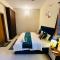 ZoomStay - 3BHK Apartments