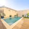 4 Bedroom Holiday Home with Private Pool - 泽布季