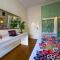 Spacious Artistic Flat With Private Parking - Soluň