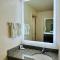 Clarion Pointe Wenatchee