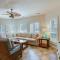 Less Than 1 Mi to Beach Condo with Wet Bar in Hilton Head - جزيرة هيلتون هيد