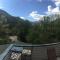 Creekside Craftsman Cabin with Jacuzzi - Alpine Splendor 6 Mins to downtown - Boulder