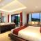 Paripas Patong Resort - SHA Extra Plus
