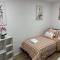 Stunning 3 bd - 2 bth city apt - Pool & Carpark - 奥克兰