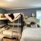Beautiful traditional home*Modern updates*Guest suite B - Katy