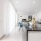 Lagos Marina View 4 With Pool by Homing - Lagos