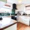 Perfect 2 Bedroom Flat Heathrow, Free Parking