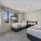 Scenic Solitude - Wake up to Lake and Mountain Views!
