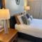 1414- Heart of Waikiki with Kitchen - Free Parking - City View