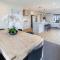 Gateway to the South Single Level Home with Garage - 罗尔斯顿