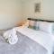 Gateway to the South Single Level Home with Garage - 罗尔斯顿