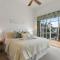 Unique 5 Bed Waterfront Woodbine Ct with Private Pool - 马可岛