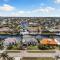 Unique 5 Bed Waterfront Woodbine Ct with Private Pool - 马可岛