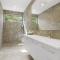 Banksia Beach Retreat