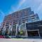 Gorgeous 3BR Apt w Stunning Bay Views and 2 Car Park - ملبورن