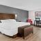 Rodeway Inn & Suites - Сагино