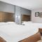 Rodeway Inn & Suites - Сагино