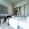 Upscale family friendly 4 bedroom on Private Beach with Amazing Views - Dubai