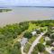 Shady Shores Lake House - Hot Tub Dog-Friendly - Shady Shores