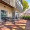 2-Bed Harbourside Home with Views in Fab Location
