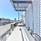 Upmarket East City Apartment w views