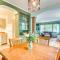 Ambient Manchester Village Apt with Deck and Pond! - مانشستر