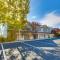 Spacious Garden City Townhome with Lake Views!