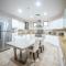 Lux 5BR Villa with Pool & Beach Access in Palm Jumeirah - Dubaj