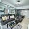 2BR Mountain View Cabin - The Bali Corner at Azure North - 圣费尔南多
